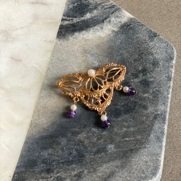 Vintage 1990’s Gold Chandelier Pin (Costume) - Picture 7 of 9